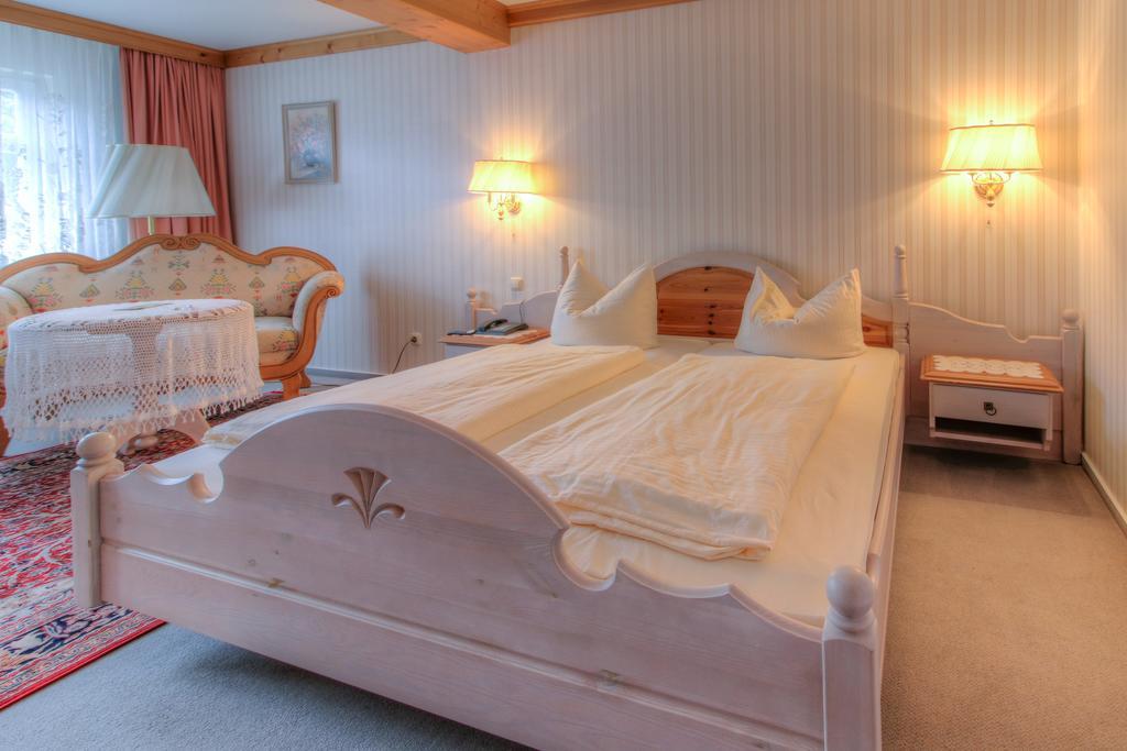 Landhotel Schnupp Neudrossenfeld ภายนอก รูปภาพ