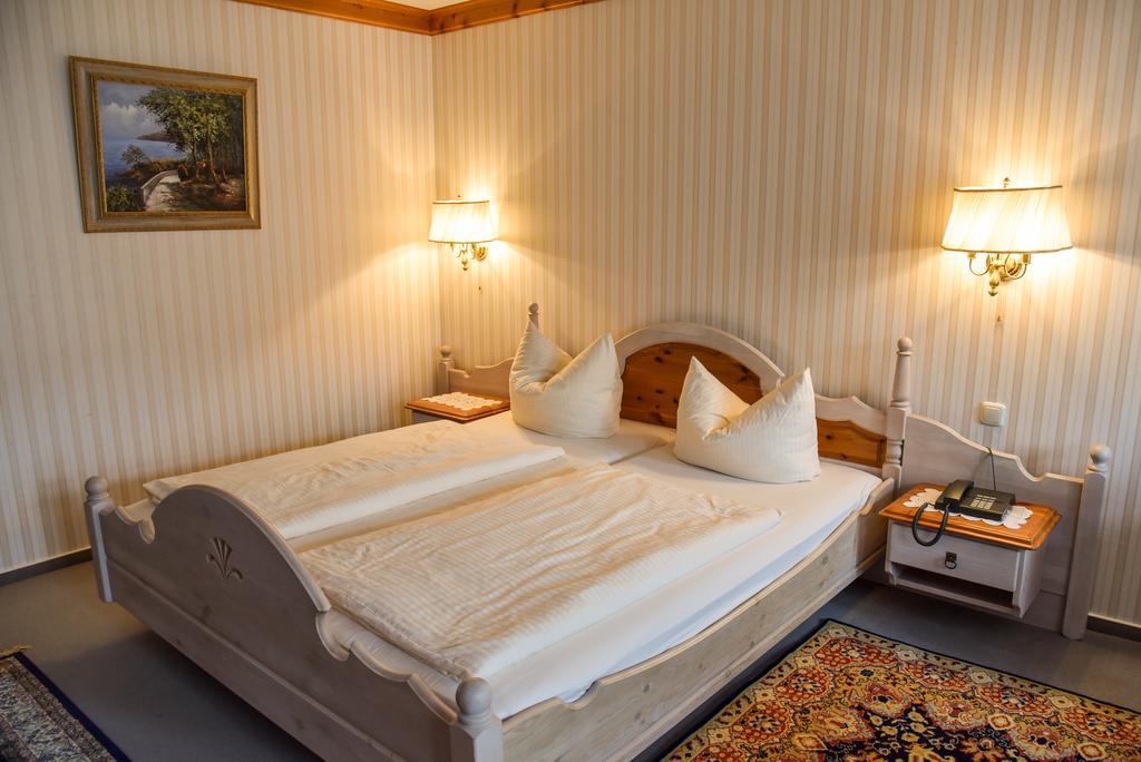 Landhotel Schnupp Neudrossenfeld ภายนอก รูปภาพ