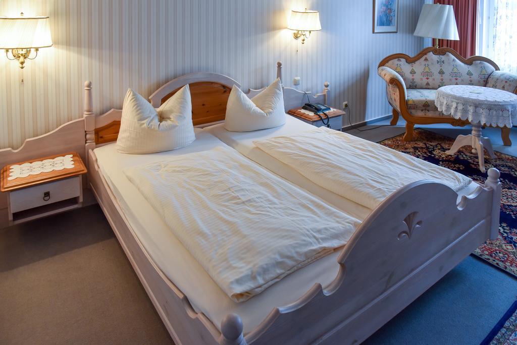 Landhotel Schnupp Neudrossenfeld ภายนอก รูปภาพ