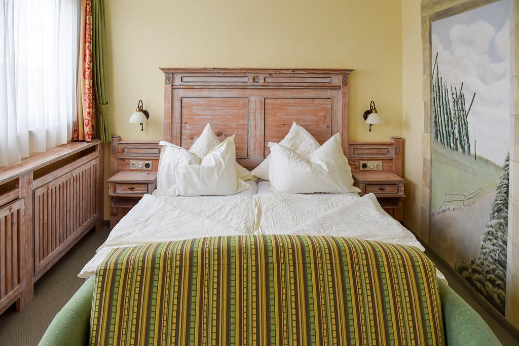 Landhotel Schnupp Neudrossenfeld ภายนอก รูปภาพ
