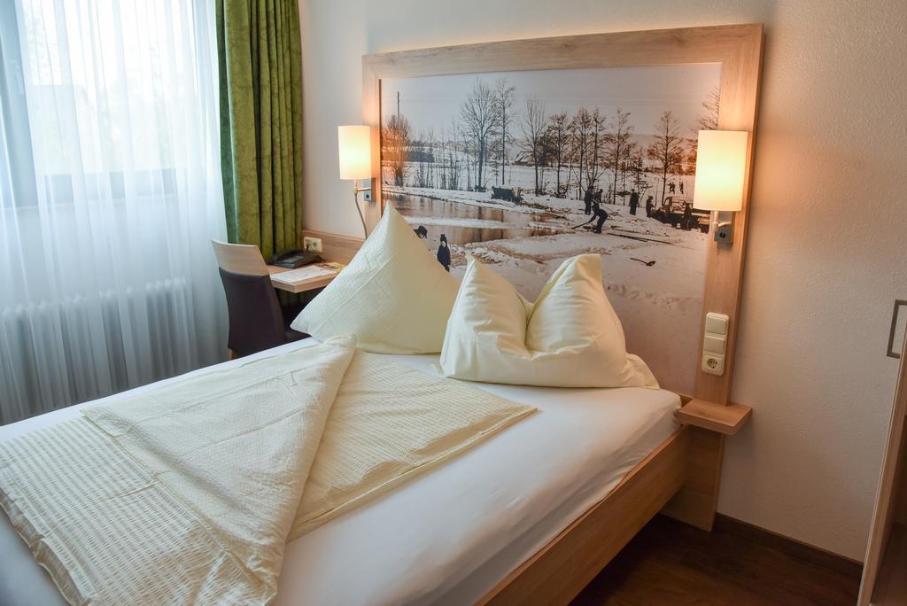 Landhotel Schnupp Neudrossenfeld ภายนอก รูปภาพ