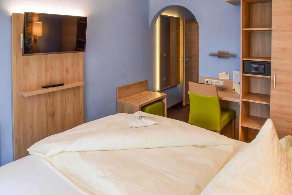 Landhotel Schnupp Neudrossenfeld ภายนอก รูปภาพ