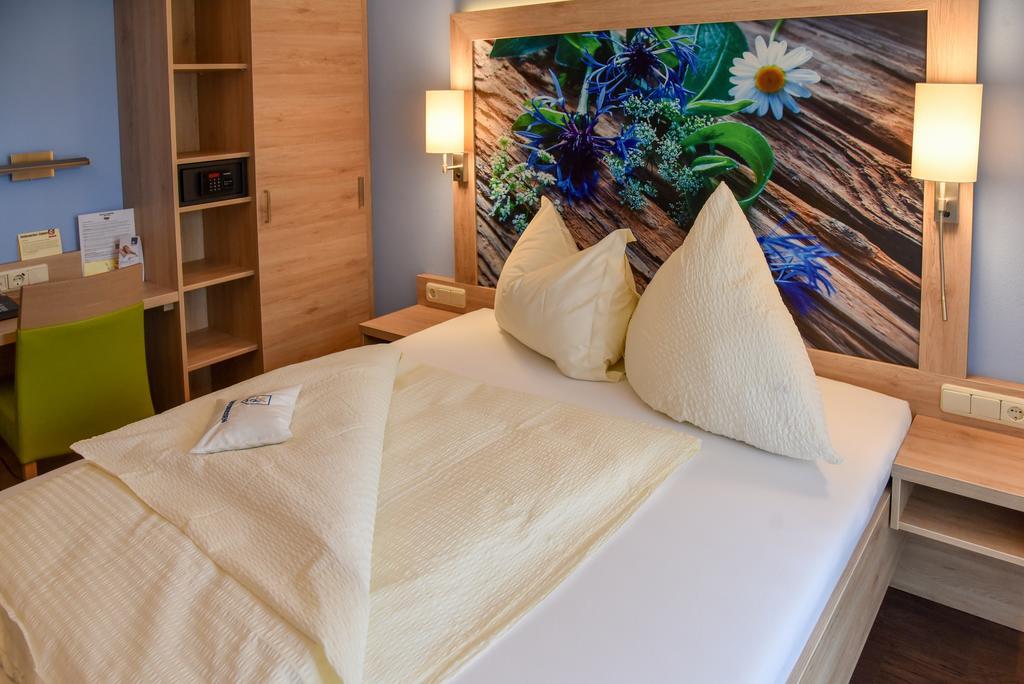 Landhotel Schnupp Neudrossenfeld ภายนอก รูปภาพ
