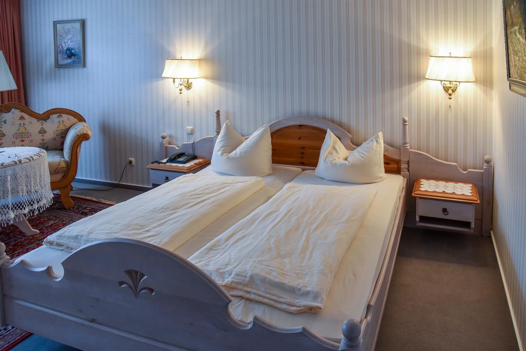 Landhotel Schnupp Neudrossenfeld ภายนอก รูปภาพ