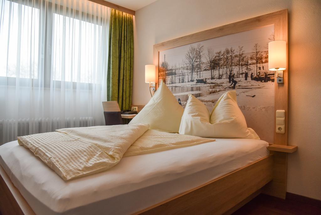 Landhotel Schnupp Neudrossenfeld ภายนอก รูปภาพ