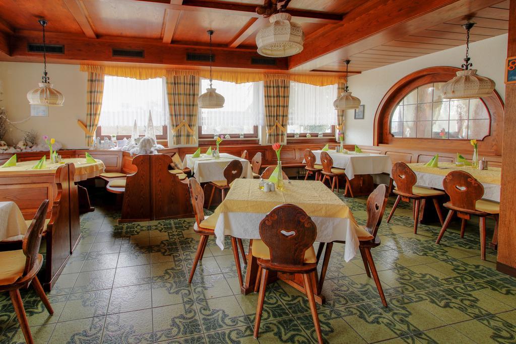 Landhotel Schnupp Neudrossenfeld ภายนอก รูปภาพ