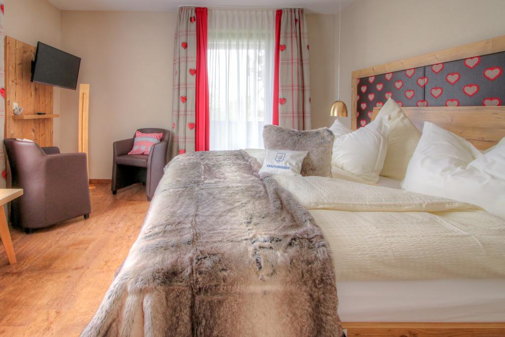 Landhotel Schnupp Neudrossenfeld ภายนอก รูปภาพ
